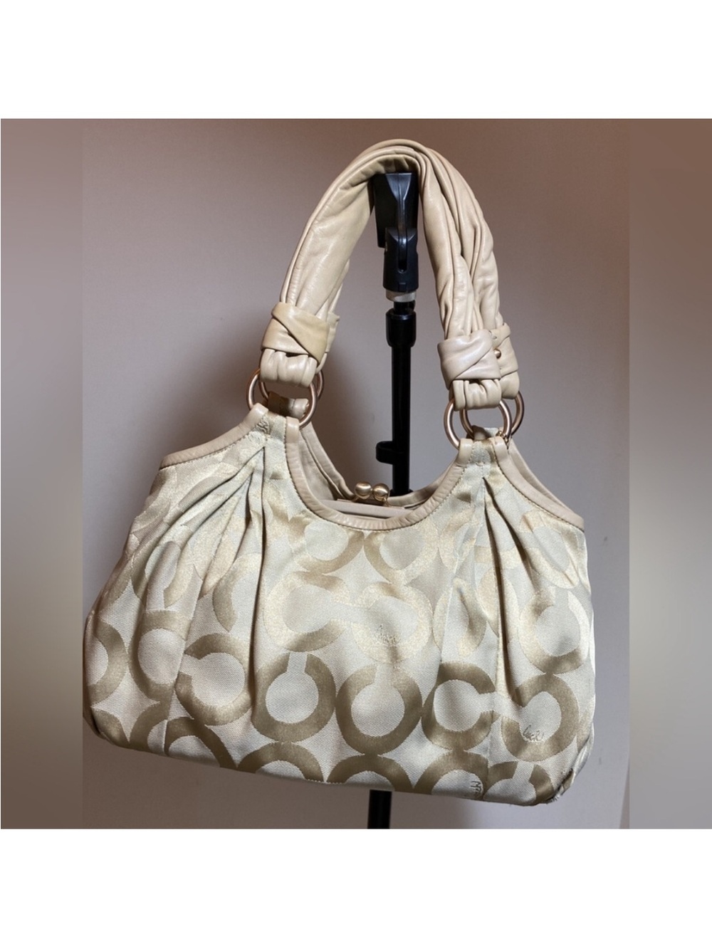 Vintage Coach Signature Parker Kisslock Shoulder Bag in Cream